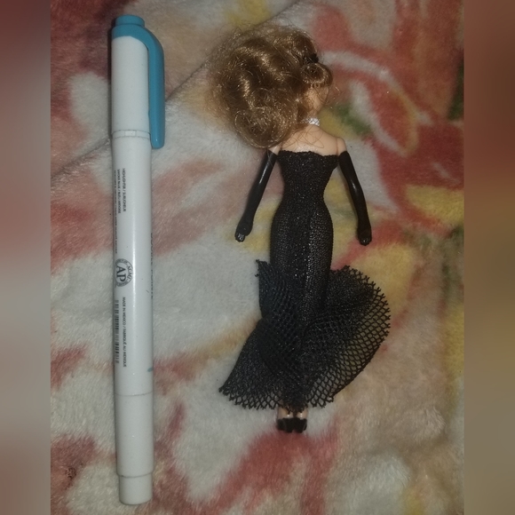 Mattel Solo in the Spotlight Barbie Miniture Size Used but GC still - Picture 2 of 4